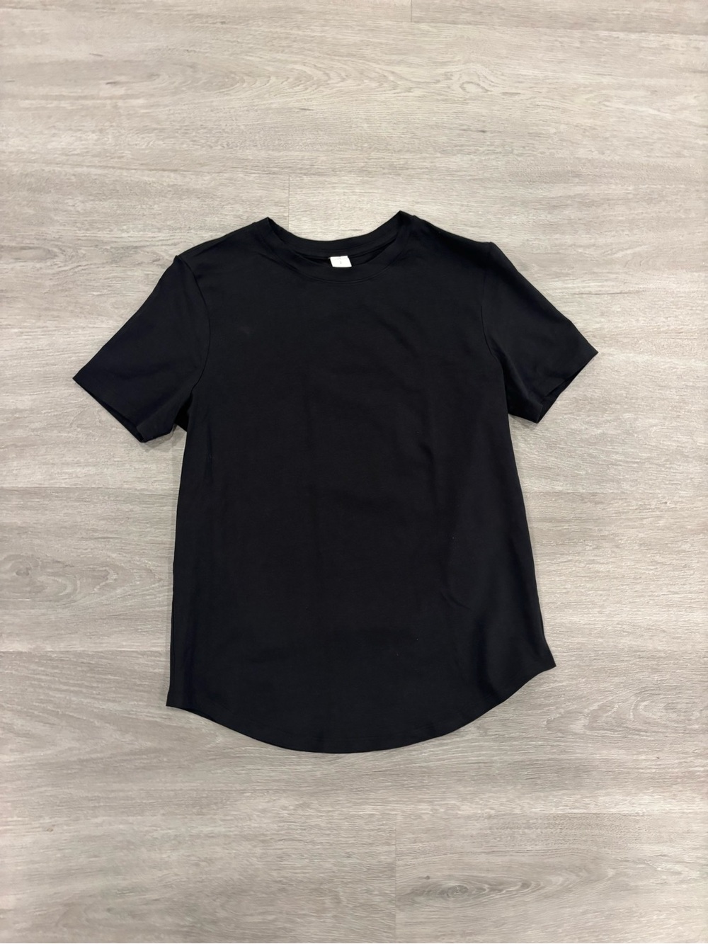 NEVER WORN Lululemon Women’s Love Black Crewneck T-Shirt - Short Sleeve